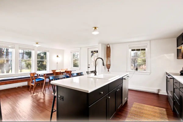 98b17873-83f3-4134-a052-f78a74943fa2